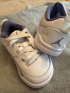 Jordan Kids White and Lavender Low-Top Sneakers